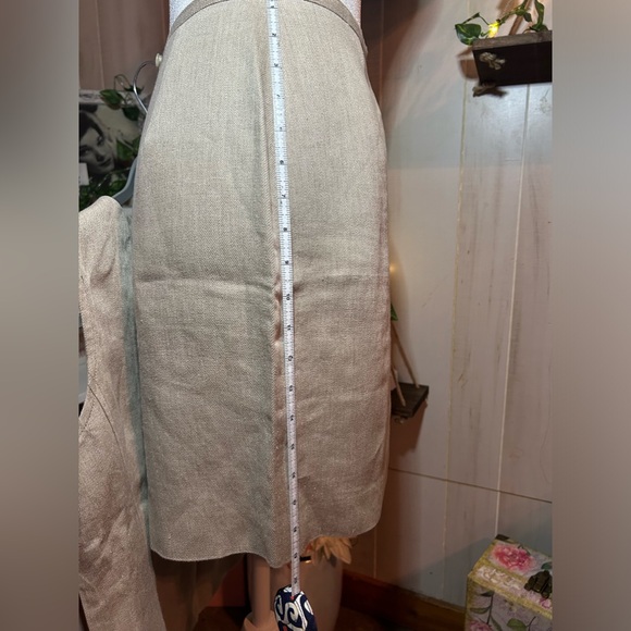 Ann Taylor Loft 2 piece linen skirt set. Size 6 - Picture 6 of 10